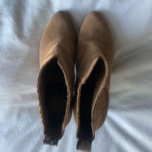 Dolce vita booties suede perfect condition